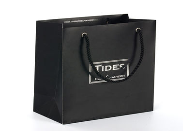 Bolsos negros de la mercancía del papel del color, bolsas de papel recicladas promocionales proveedor
