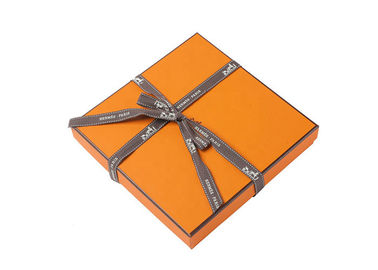 La aduana del chocolate imprimió color amarillo de gama alta de las cajas de regalo con la manija de la cinta proveedor