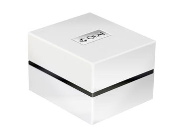 Talla 9,5 de empaquetado X 11 los x 7.6cm del material plástico de las cajas del regalo de lujo colorido para el reloj proveedor