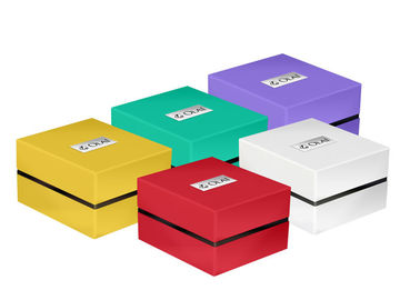 Talla 9,5 de empaquetado X 11 los x 7.6cm del material plástico de las cajas del regalo de lujo colorido para el reloj proveedor