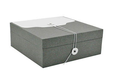 El cuadrado formó la talla 19 de la caja de regalo del arte de papel * 19* 7,7 cm con el tipo abierto de la cuerda proveedor