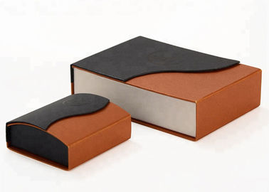 Talla 15 magnética de la forma del libro de la caja de regalo del cierre del estilo del negocio * 11 * 4 cm proveedor