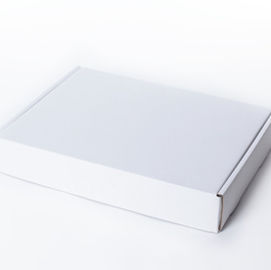 Peso de empaquetado 43.5g de la impresión en offset de la caja 4c del cartón de la forma rectangular proveedor