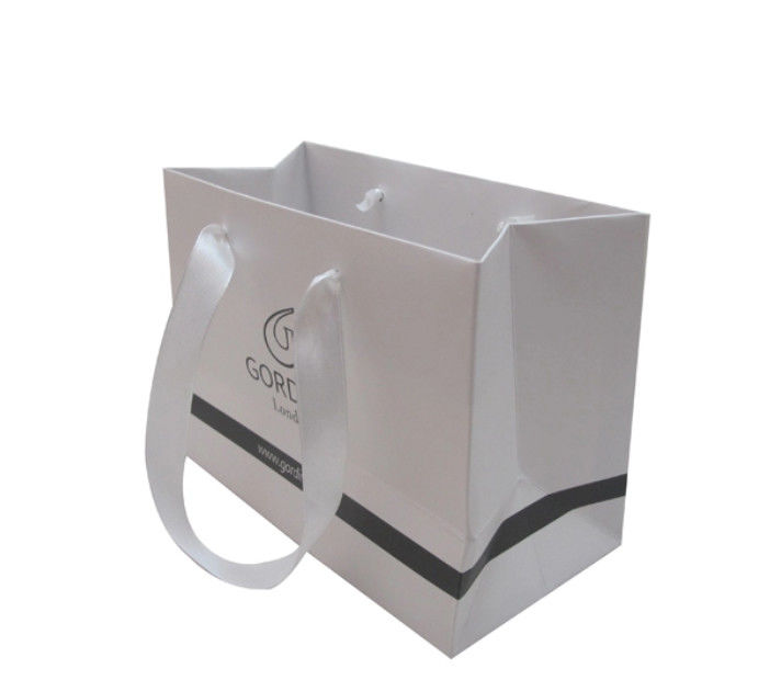 Las pequeñas bolsas de papel de encargo reciclables, la mercancía blanca empaquetan cualquier tamaño disponible proveedor