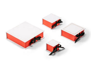 Good price Cierre de empaquetado de la cinta del top del tirón de las cajas del regalo de lujo del grueso 2m m para la joyería en línea