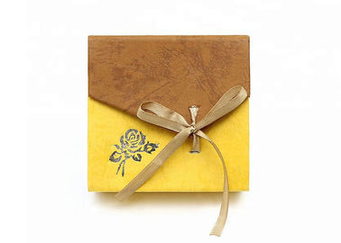 Good price Caja de regalo elegante de la corbata de lazo, casandose las cajas del favor con el acabamiento de grabación en relieve ULTRAVIOLETA en línea